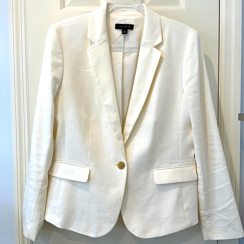 Ann Taylor White Blazer - Picture 3 of 9